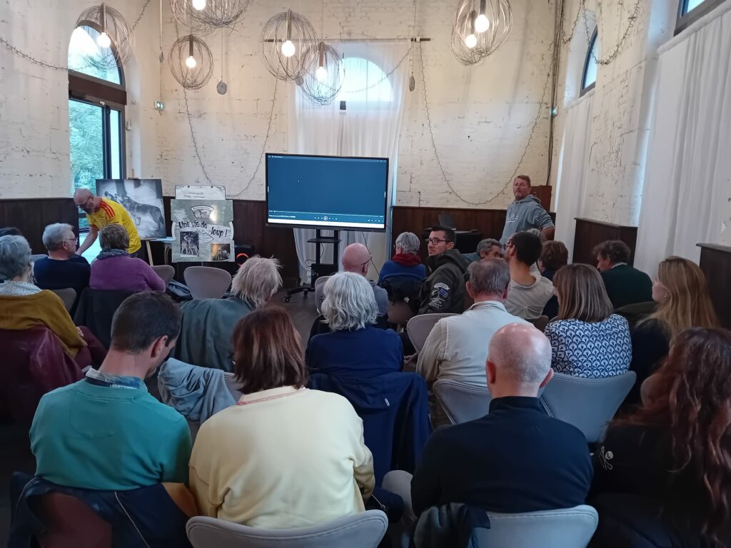 Près de 100 personnes ont assisté à la conférence